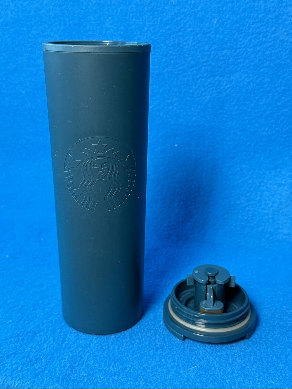 Starbucks 2022 Tumbler 100% Recycled Plastic 16 oz with Lid Matte Green